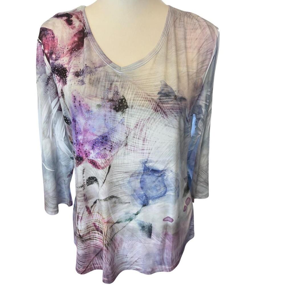 Jess & Jane Floral Feather Rhinestone V-Neck 3/4‎ Sleeve Top Purple Blue S